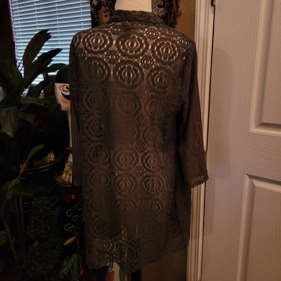 Travelers Chico's Top Lace Cardigan Green Size 1 large Contemporary Modern - Picture 5 of 8